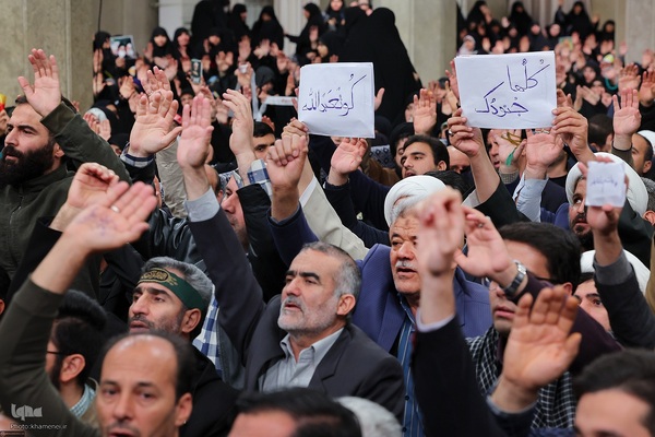 دیدار هزاران نفر از اقشار مختلف مردم درباره تحولات منطقه