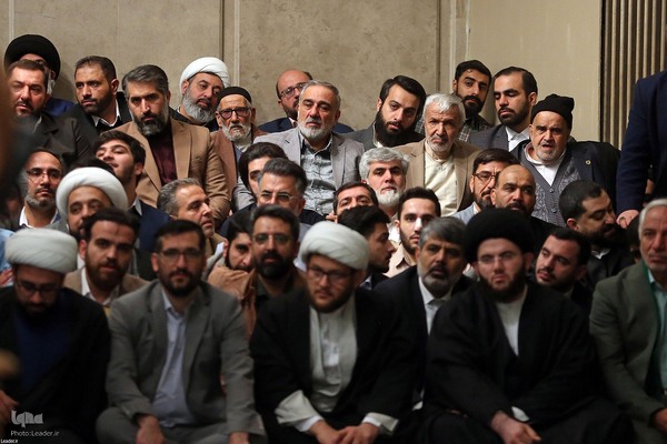 دیدار جمعی از مداحان و شاعران اهل‌بیت‌ (ع) با رهبر معظم انقلاب