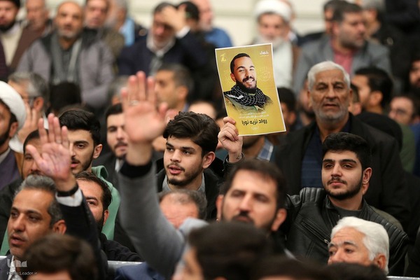 دیدار جمعی از خانواده‌های شهدای مدافع حرم و مقاومت با رهبر معظم انقلاب