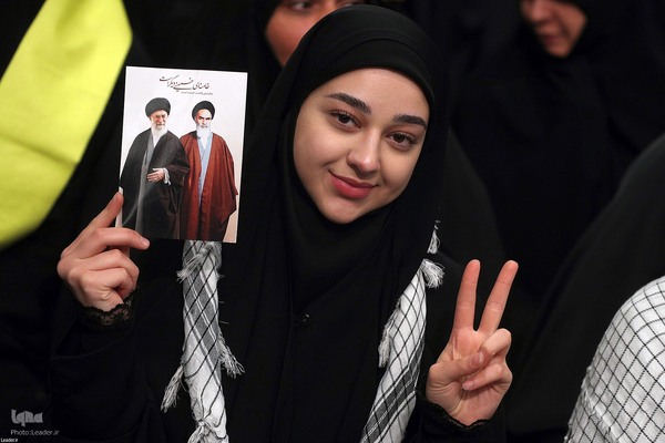 دیدار جمعی از خانواده‌های شهدای مدافع حرم و مقاومت با رهبر معظم انقلاب