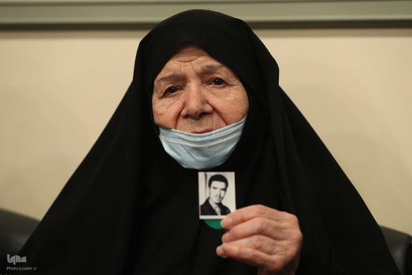 دیدار جمعی از خانواده‌های شهدای مدافع حرم و مقاومت با رهبر معظم انقلاب