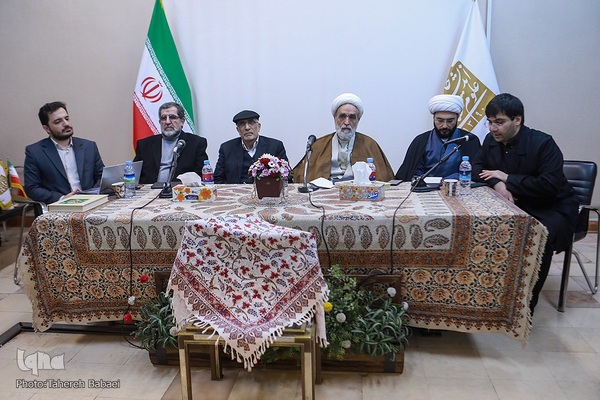 معرفی و رونمایی کتاب «کلام مبین»