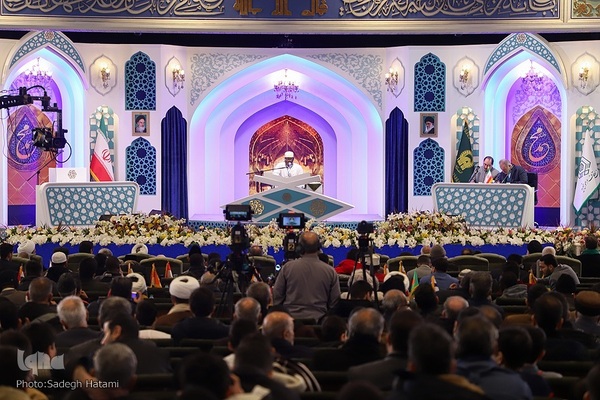 رقابت آقایان در دومین روز از مسابقات بین‌المللی قرآن /۲