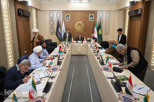 رقابت آقایان در دومین روز از مسابقات بین‌المللی قرآن /۲