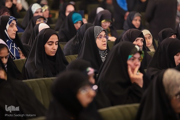 رقابت آقایان در دومین روز از مسابقات بین‌المللی قرآن /۲