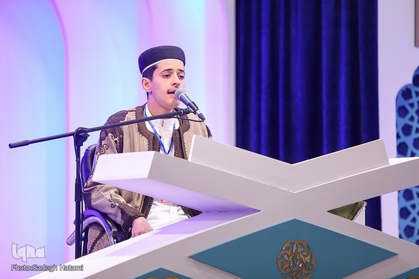 رقابت آقایان در دومین روز از مسابقات بین‌المللی قرآن /۲