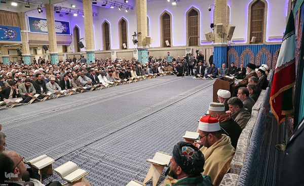 دیدار شرکت‌کنندگان مسابقات بین‌المللی قرآن کریم با رهبر معظم انقلاب