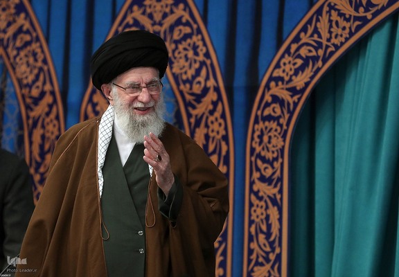 دیدار شرکت‌کنندگان مسابقات بین‌المللی قرآن کریم با رهبر معظم انقلاب