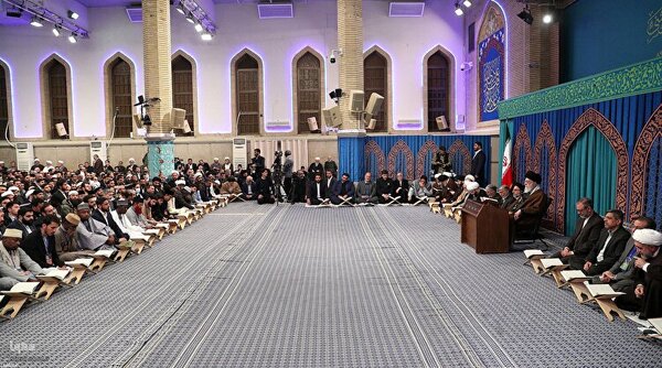 دیدار شرکت‌کنندگان مسابقات بین‌المللی قرآن کریم با رهبر معظم انقلاب