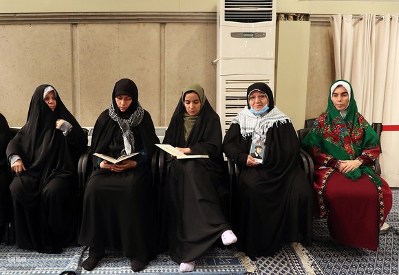 دیدار شرکت‌کنندگان مسابقات بین‌المللی قرآن کریم با رهبر معظم انقلاب