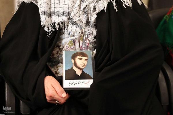 دیدار شرکت‌کنندگان مسابقات بین‌المللی قرآن کریم با رهبر معظم انقلاب