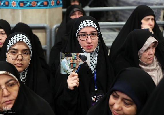 دیدار شرکت‌کنندگان مسابقات بین‌المللی قرآن کریم با رهبر معظم انقلاب