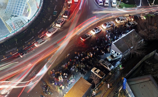 نورافشانی در میدان ولی‌عصر (عج) به مناسبت نیمه شعبان