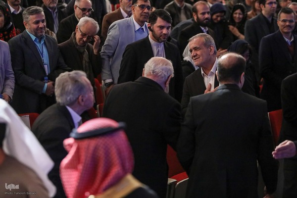 آیین اختتامیه چهل و دومین جایزه کتاب سال جمهوری اسلامی ایران