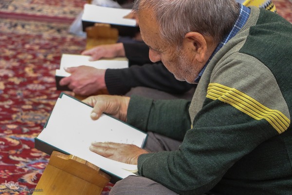 جزءخوانی قرآن کریم در حرم شاهچراغ (ع)