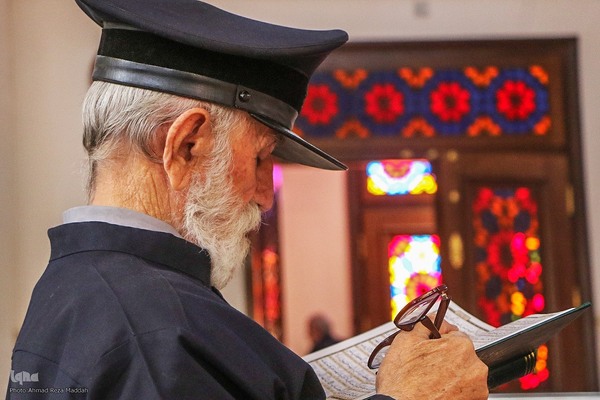 جزءخوانی قرآن کریم در حرم شاهچراغ (ع)
