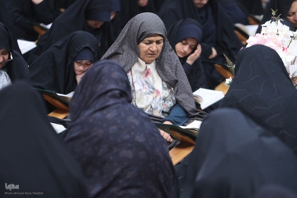 جزءخوانی قرآن کریم در حرم شاهچراغ (ع)