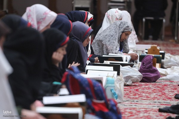 جزءخوانی قرآن کریم در حرم شاهچراغ (ع)