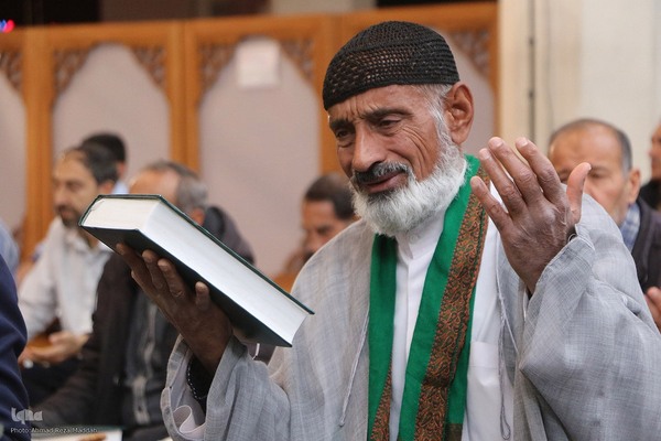 جزءخوانی قرآن کریم در حرم شاهچراغ (ع)