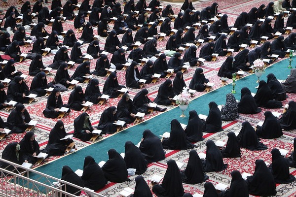 جزءخوانی قرآن کریم در حرم شاهچراغ (ع)