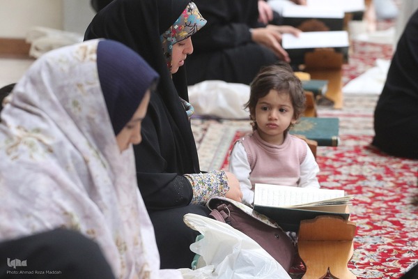 جزءخوانی قرآن کریم در حرم شاهچراغ (ع)