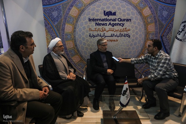 بازدید وزیر علوم از سی‌ودومین نمایشگاه بین‌المللی قرآن کریم