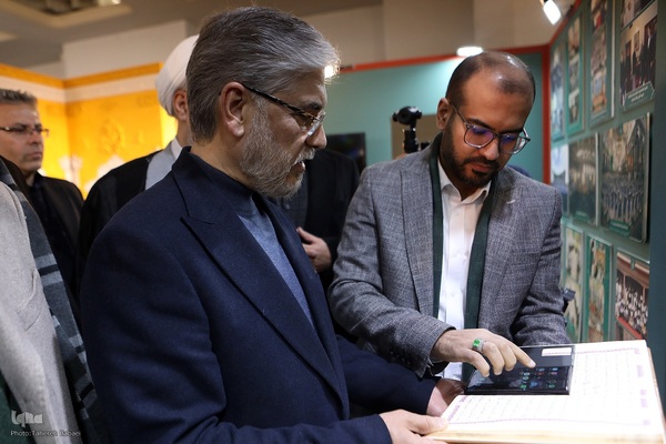 بازدید وزیر علوم از سی‌ودومین نمایشگاه بین‌المللی قرآن کریم