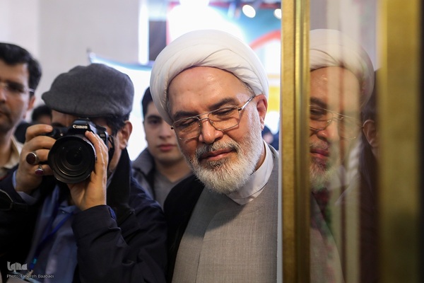 بازدید وزیر فرهنگ و ارشاد از نمایشگاه قرآن