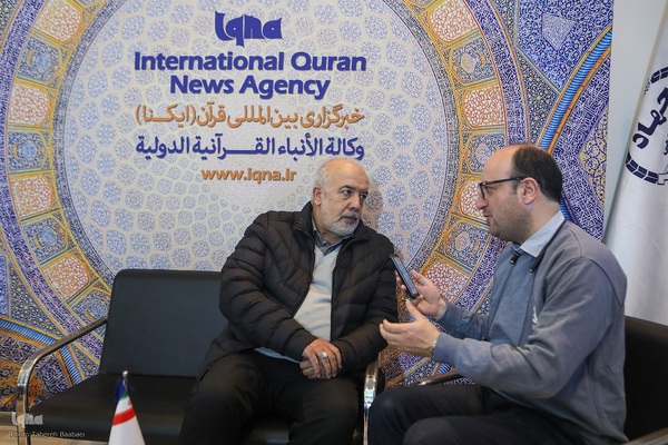 بازدید وزیر فرهنگ و ارشاد از نمایشگاه قرآن