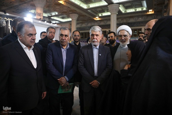 بازدید وزیر فرهنگ و ارشاد از نمایشگاه قرآن
