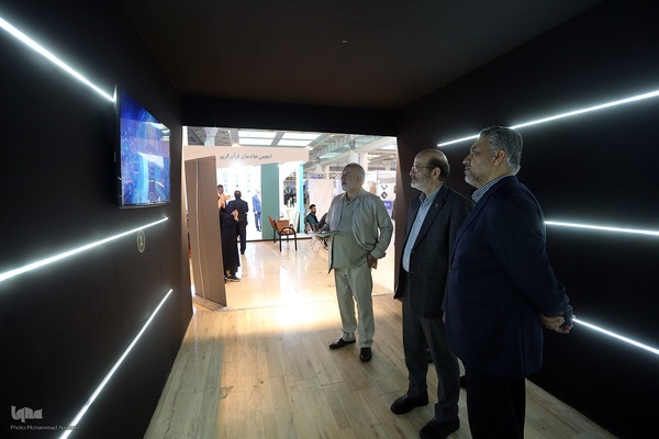 بازدید حسن مسلمی نائینی،‌ رئیس جهاددانشگاهی از نمایشگاه بین‌المللی قرآن کریم 