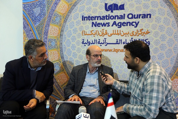 بازدید حسن مسلمی نائینی،‌ رئیس جهاددانشگاهی از نمایشگاه بین‌المللی قرآن کریم 