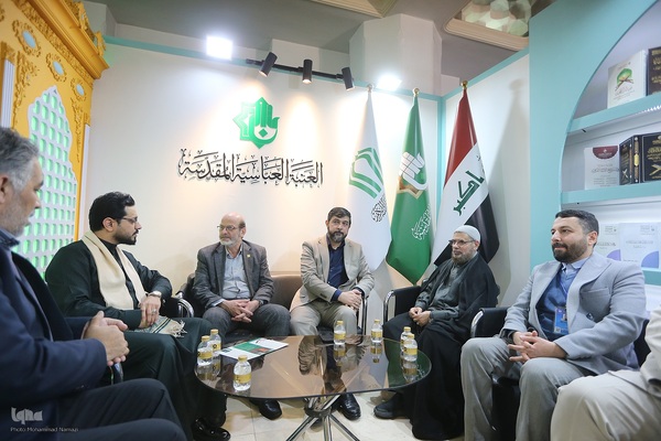 بازدید حسن مسلمی نائینی،‌ رئیس جهاددانشگاهی از نمایشگاه بین‌المللی قرآن کریم 