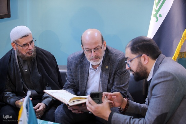 بازدید حسن مسلمی نائینی،‌ رئیس جهاددانشگاهی از نمایشگاه بین‌المللی قرآن کریم 