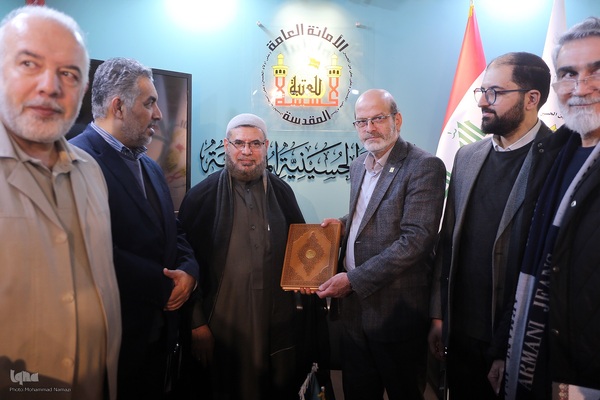 بازدید حسن مسلمی نائینی،‌ رئیس جهاددانشگاهی از نمایشگاه بین‌المللی قرآن کریم 