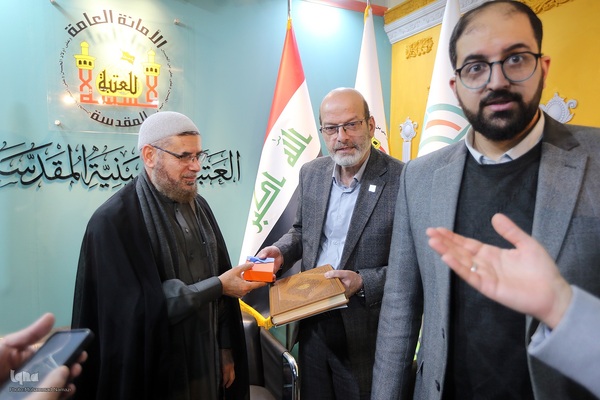 بازدید حسن مسلمی نائینی،‌ رئیس جهاددانشگاهی از نمایشگاه بین‌المللی قرآن کریم 