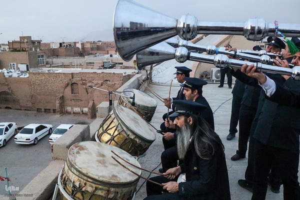 نقاره زنی در امامزاده جعفر(ع) یزد‎