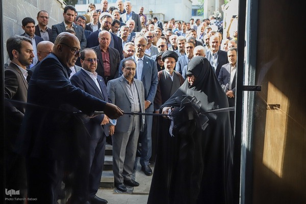 نشست یک دهه سخن رهبر حکیم انقلاب با جوانان آمریکا و اروپا