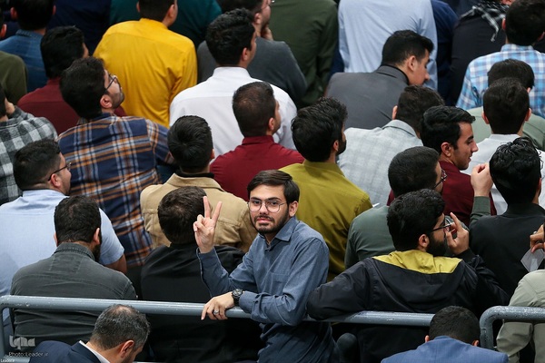 دیدار هزاران نفر از دانشجویان سراسر کشور با رهبر معظم انقلاب