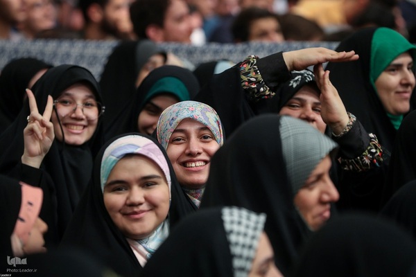 دیدار هزاران نفر از دانشجویان سراسر کشور با رهبر معظم انقلاب