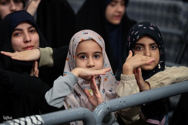 دیدار هزاران نفر از دانشجویان سراسر کشور با رهبر معظم انقلاب