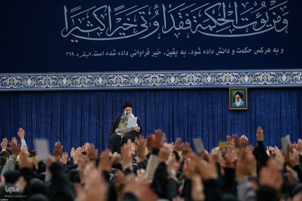 دیدار هزاران نفر از دانشجویان سراسر کشور با رهبر معظم انقلاب