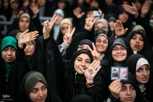 دیدار هزاران نفر از دانشجویان سراسر کشور با رهبر معظم انقلاب