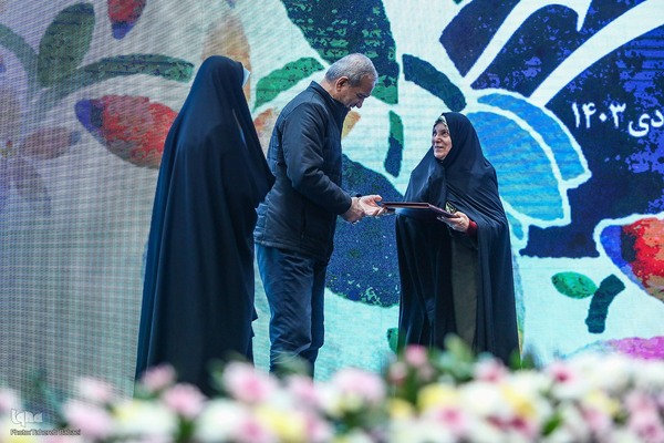 مراسم بزرگداشت هفته زن و روز مادر