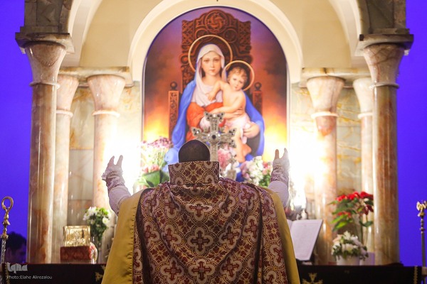 مراسم سال نو میلادی در کلیسای مقدس تهران