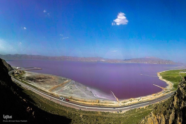 تالاب مهارلو عجیب ترین جاذبه استان فارس