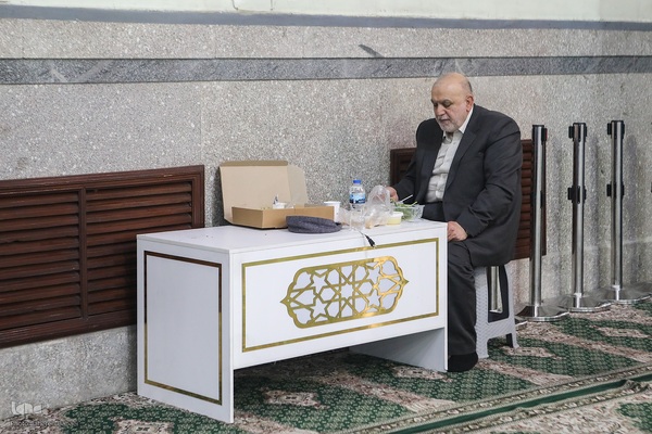 توزیع افطاری در شب میلاد امام حسن مجتبی(ع)