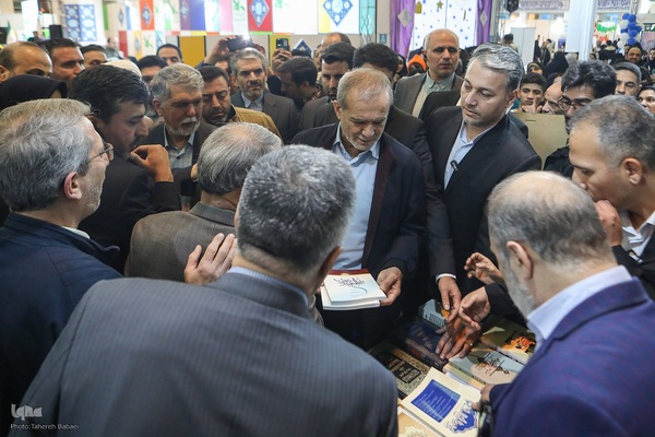 بازدید رئیس جمهور لز نمایشگاه قرآن کریم