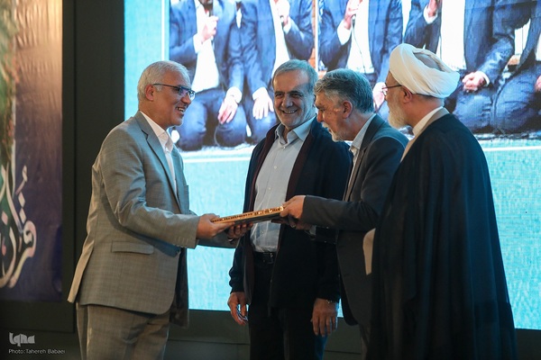 مراسم تجلیل از خادمان قرآن کریم