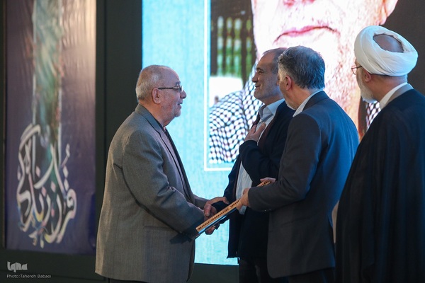مراسم تجلیل از خادمان قرآن کریم